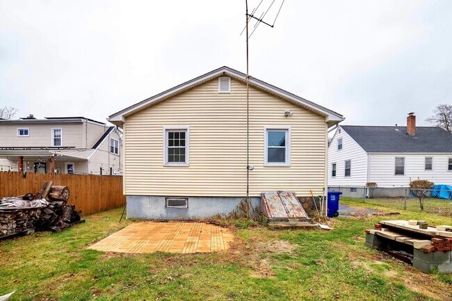 Building Photo - 45 Voight Ave