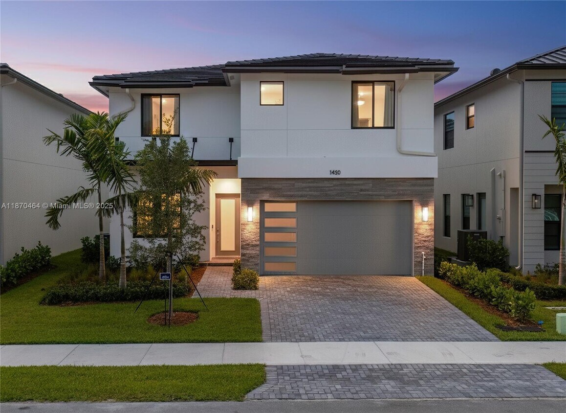 Foto principal - 1450 SW 23rd St