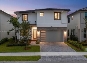 Building Photo - 1450 SW 23rd St
