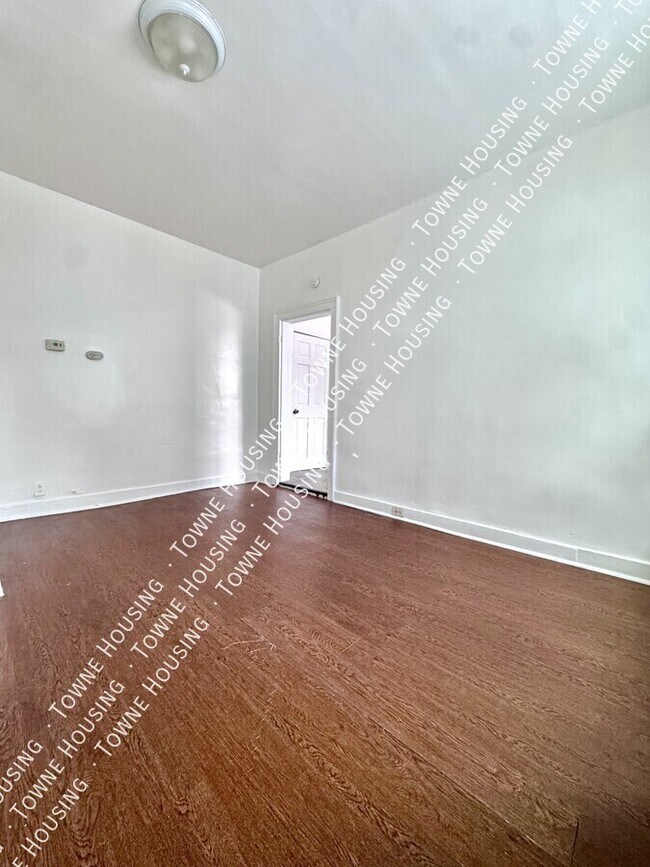 Building Photo - 256 14th St