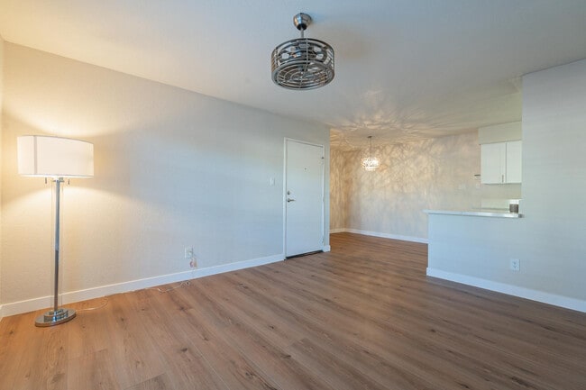 Foto del edificio - 5995 N 78th St