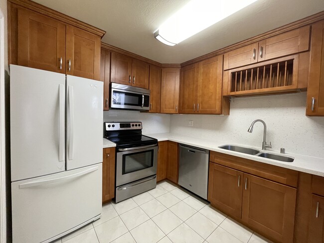 Kitchen - 1055 N Capitol Ave