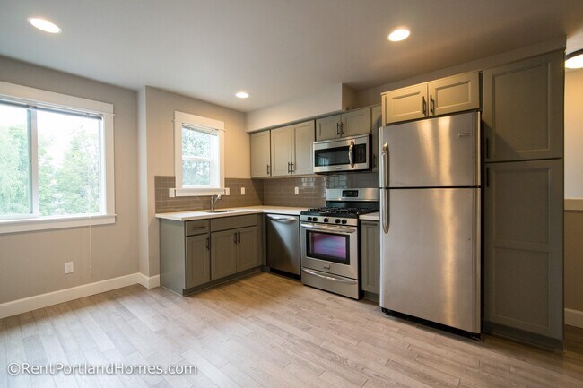 Building Photo - ADS457