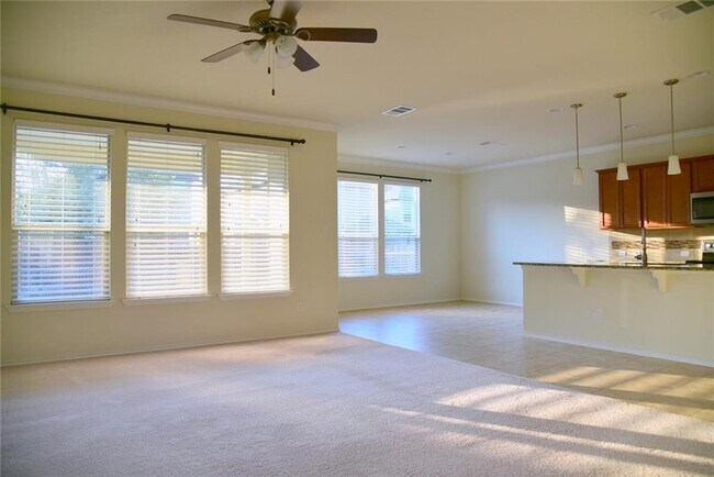 Building Photo - 16008 Hawthorne Heights Trail