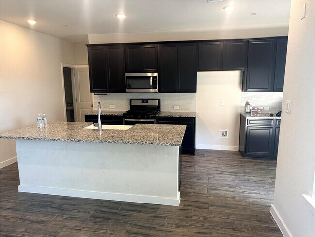 Building Photo - 2500 Forest Creek Dr