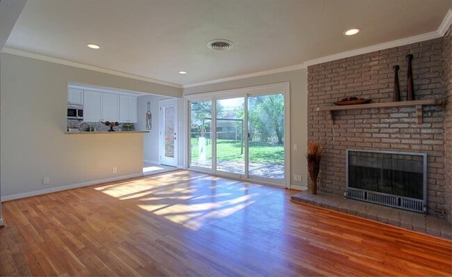 Building Photo - 5611 Arboles Dr