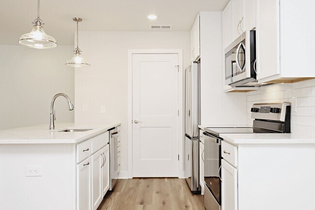 Foto del edificio - Dog-Friendly Ground Level Apartment