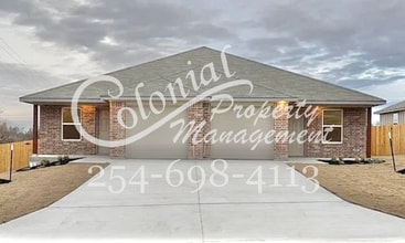 Building Photo - 704 B Kimble Dr
