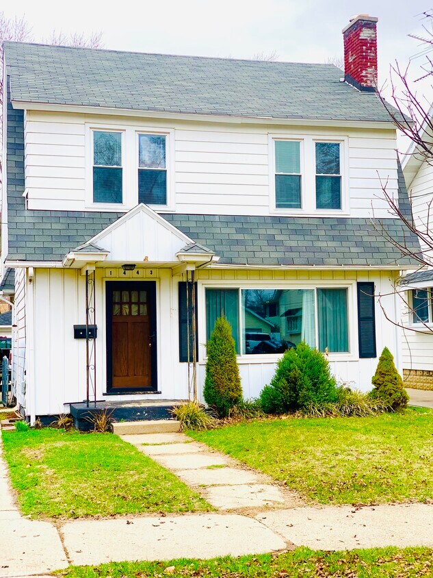 Foto principal - 1443 Fremont Ave NW