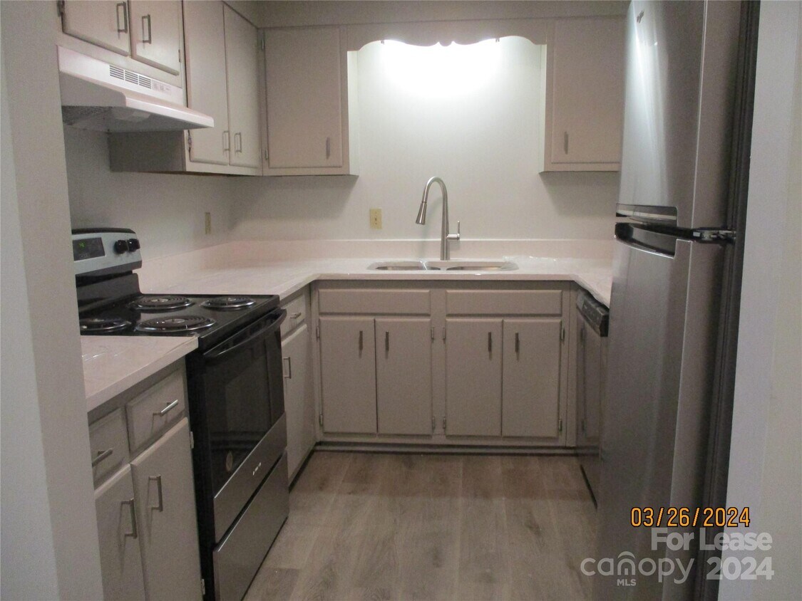 Primary Photo - 120 Briarcliff Dr