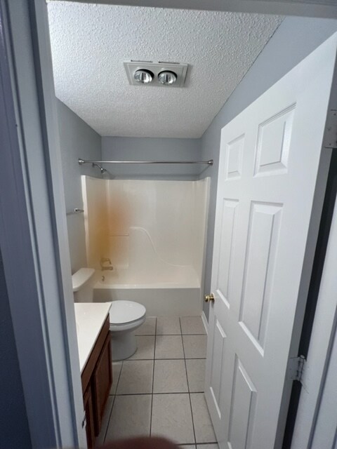 Foto del edificio - 1934 S Village Green St