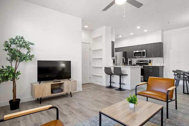 Building Photo - 9450 W Cabela Dr