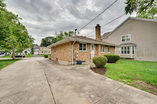 Foto del edificio - 1221 N Webster St