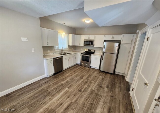 Foto del edificio - 2753 Canfield Rd