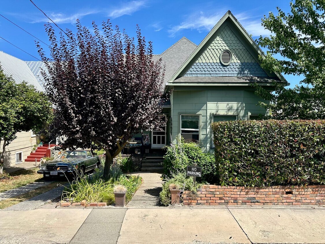 Foto principal - Completely Remodeled, Charming Victorian i...
