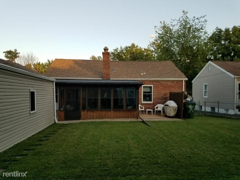 Building Photo - 2 br, 1.5 bath House - 10323 St. Joan Lane