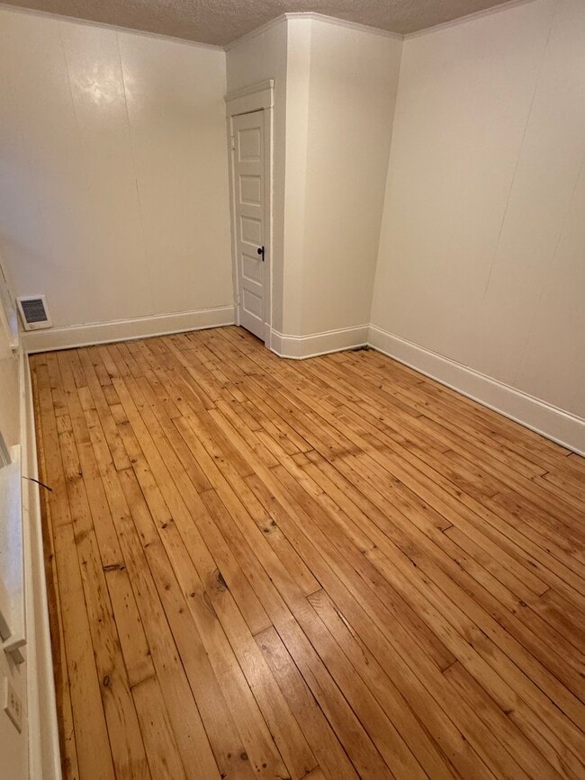 Building Photo - 208 S Arch St