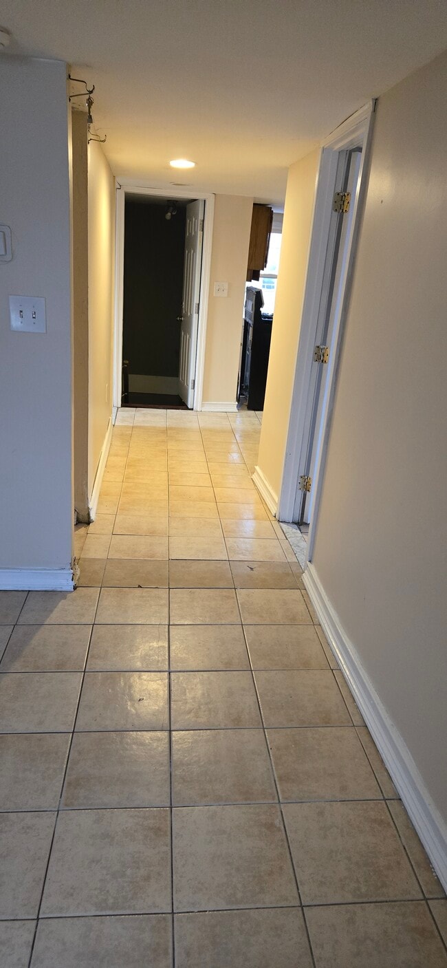 Building Photo - 79 Wilson St