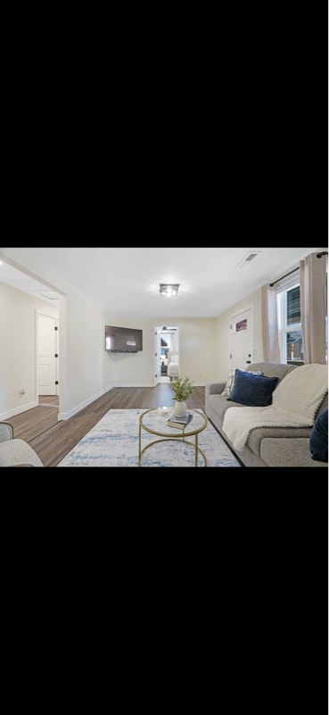 Building Photo - 209 Anna St