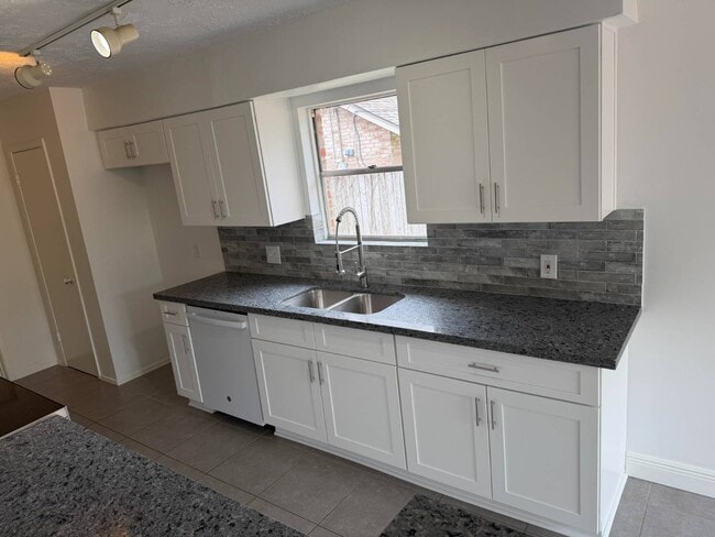 Foto del edificio - 24710 Glen Loch Dr