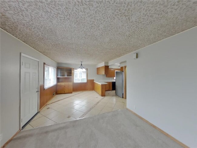 Building Photo - 1633 Sherwood Ave