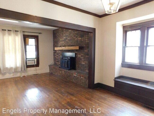 Building Photo - 3 br, 1.5 bath House - 824 W 2nd