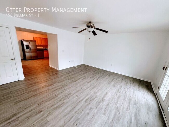Building Photo - 456 Delmar St