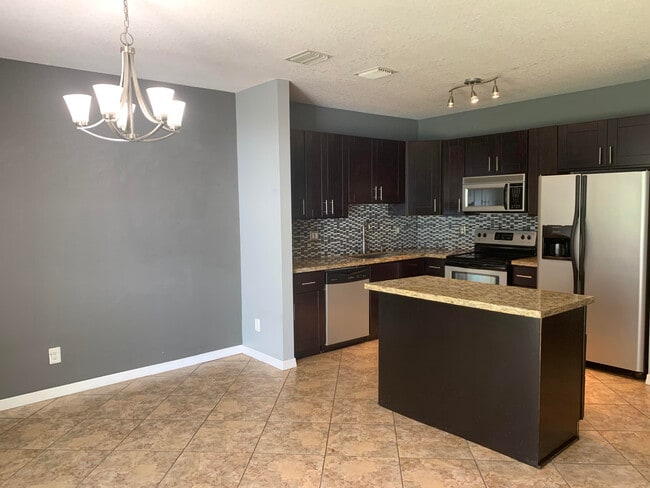 Building Photo - 2825 SW 127th Way