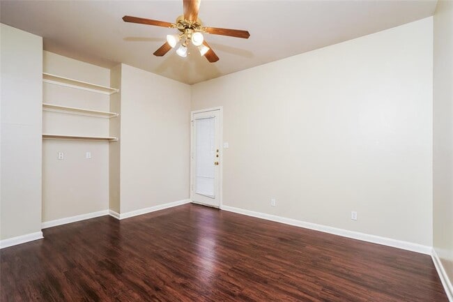 Building Photo - 2403 Curry Loop