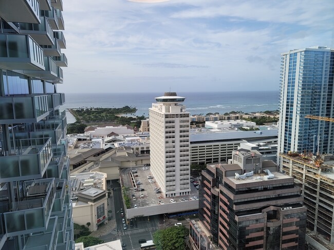 Building Photo - 629 Keeaumoku St