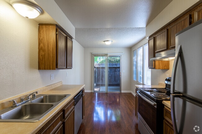 2BD, 1BA - Kitchen - Grand Resort Apartments