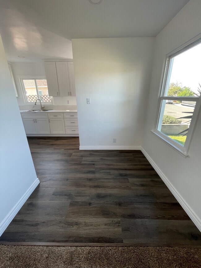 Dinning Area off Living Room - 725 Pine Dr