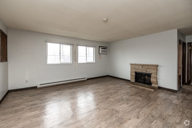 2 habitaciones, 1 baño - 825 pies cuadrados - Sala de estar - Country Club View