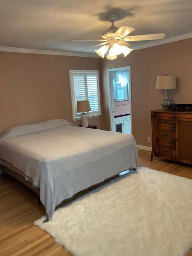Primary Photo - Fully Furnished home for rent-- short term...