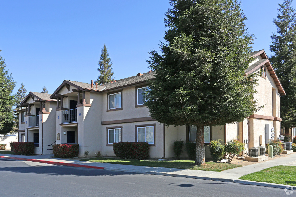 Primary Photo - Village at Madera