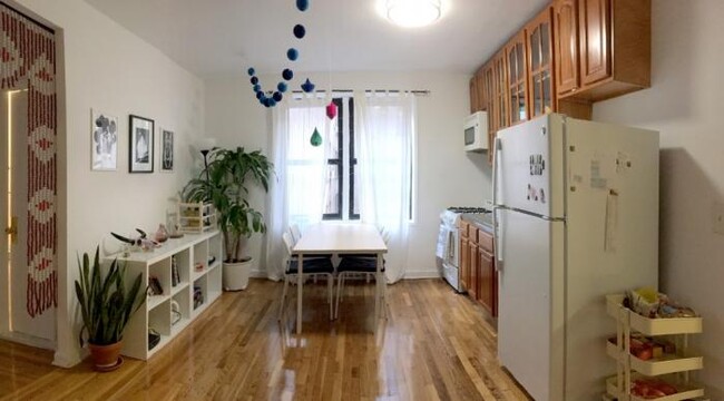 Foto del edificio - 2 bedroom in BROOKLYN NY 11226