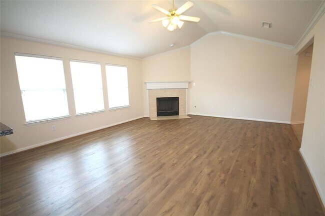 Foto del edificio - 12603 Taylorwood Ln