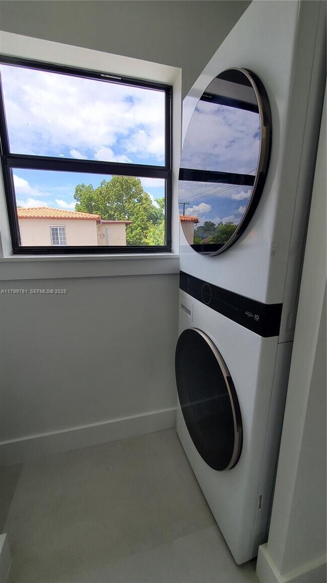 Foto del edificio - 6201 SW 22nd St