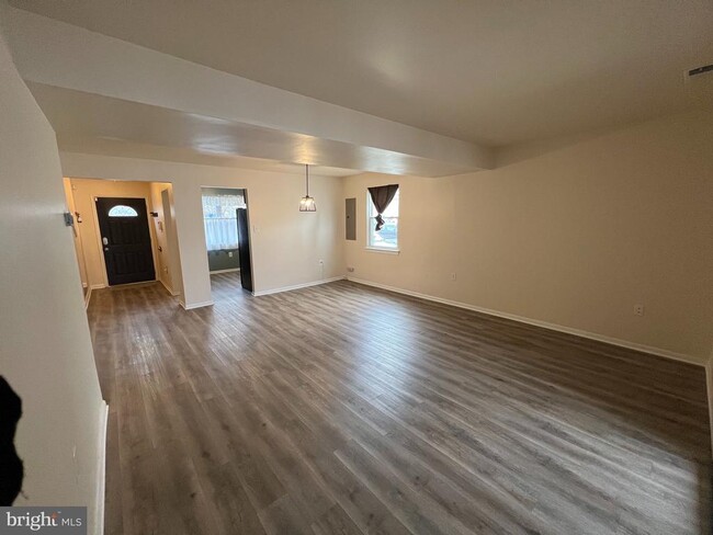 Building Photo - 799 Match Point Dr