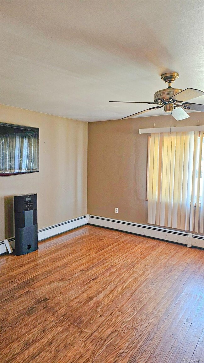 Foto del edificio - 225 Monhagen Ave