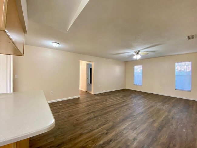 Building Photo - 3bed/2bath Lake View Single Family Home in Kissimmee, FL!