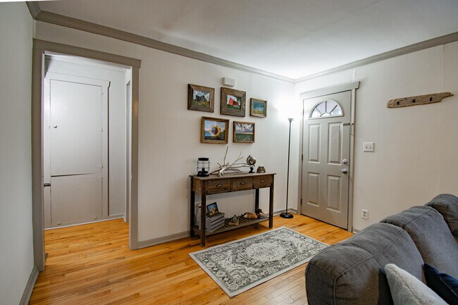 Foto del edificio - 108 N Greenwood Ave