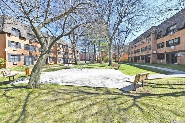 Building Photo - 220-47 67th Ave