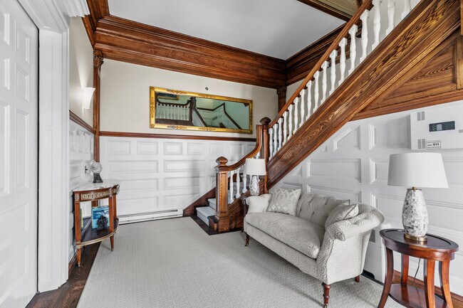 Foto del edificio - 719 Bellevue Ave