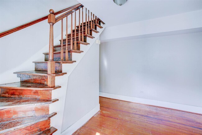 Building Photo - 2 br, 1 bath Duplex - 2531 Stevens St B - ...