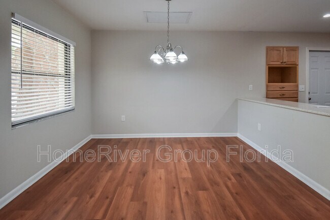 Building Photo - 406 Merlin Ct