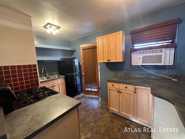 Foto del edificio - 2730 N Martin Ave