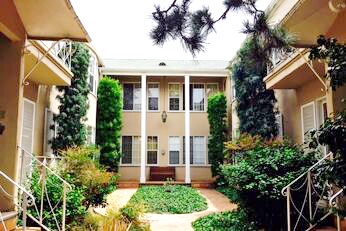 Primary Photo - 10954 Roebling Ave