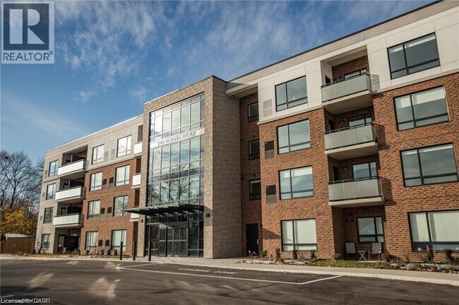 Building Photo - 3998 Victoria Ave