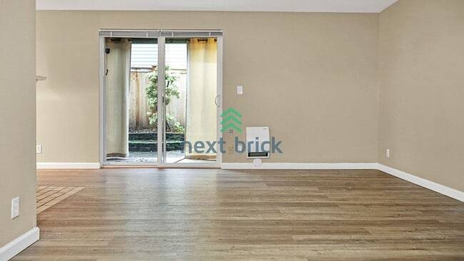Foto del edificio - 2 BED & 2 BATH CONDO FOR RENT